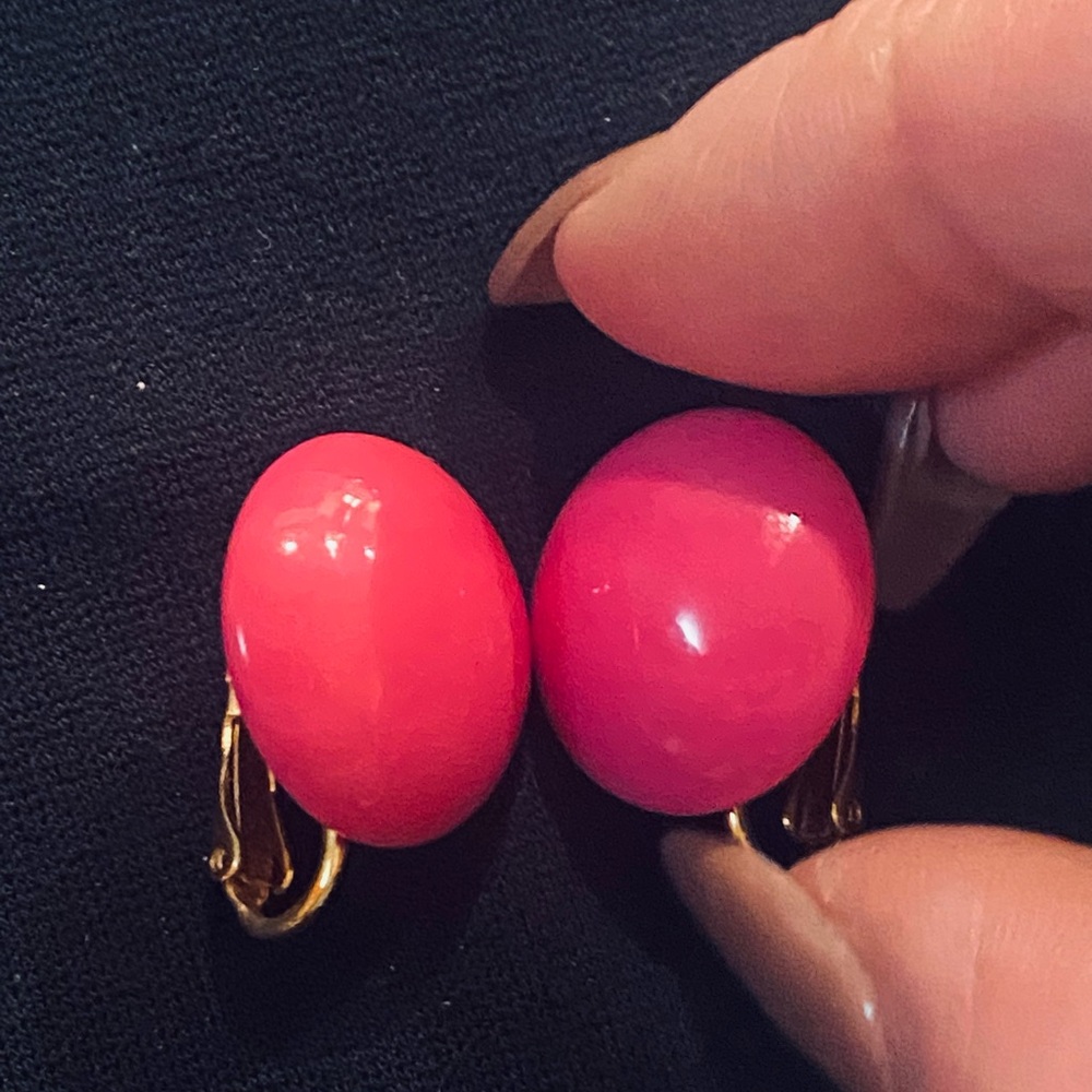 Vintage 50s Elegant Pink Clip-On Earrings